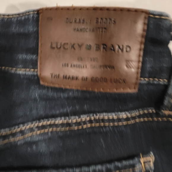 *2pr. Woman's lucky brand jeans. Size 2 - Picture 2 of 7